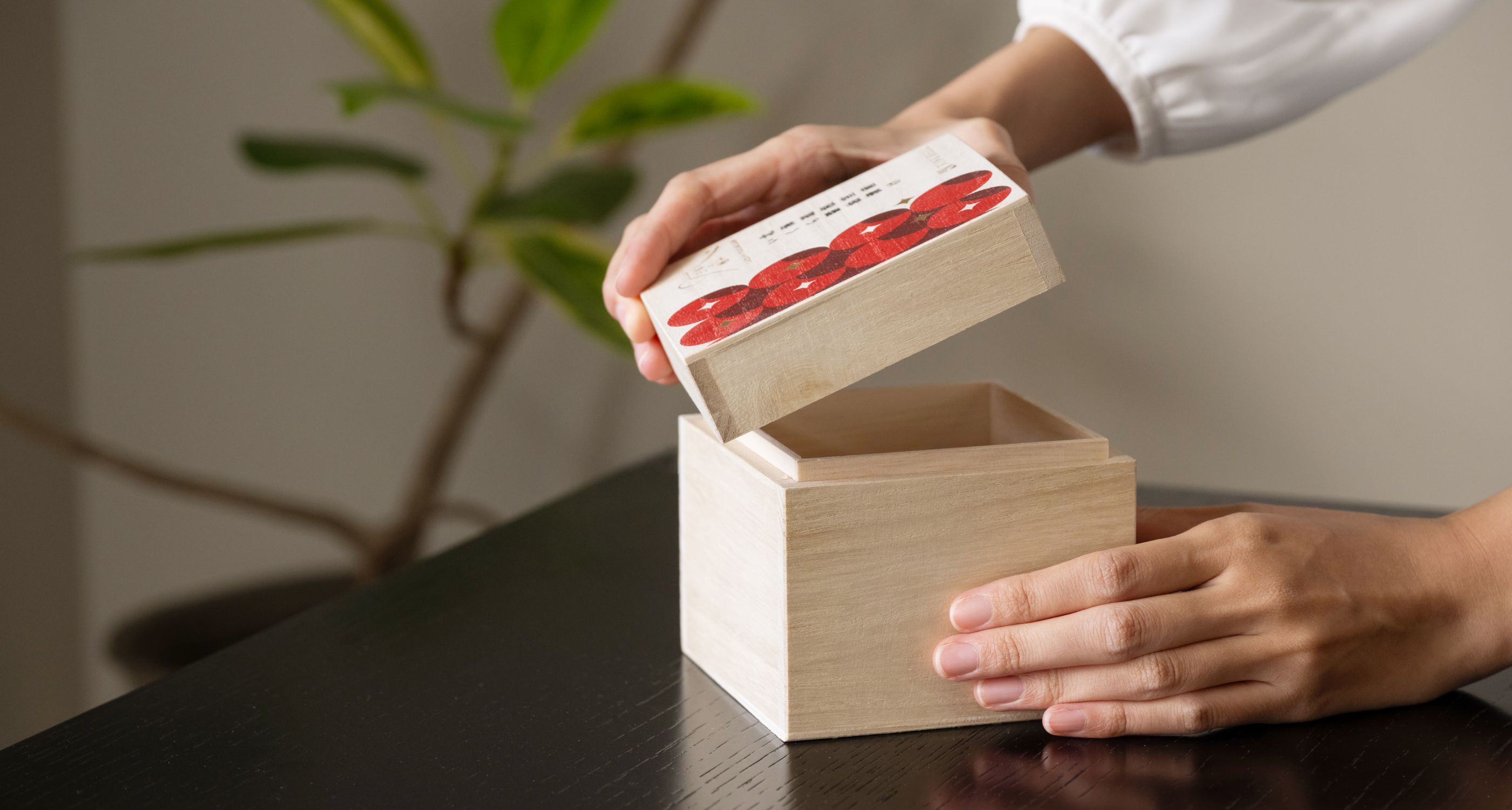 木箱なら水谷製函株式会社へ｜商品価値を高める特注パッケージ